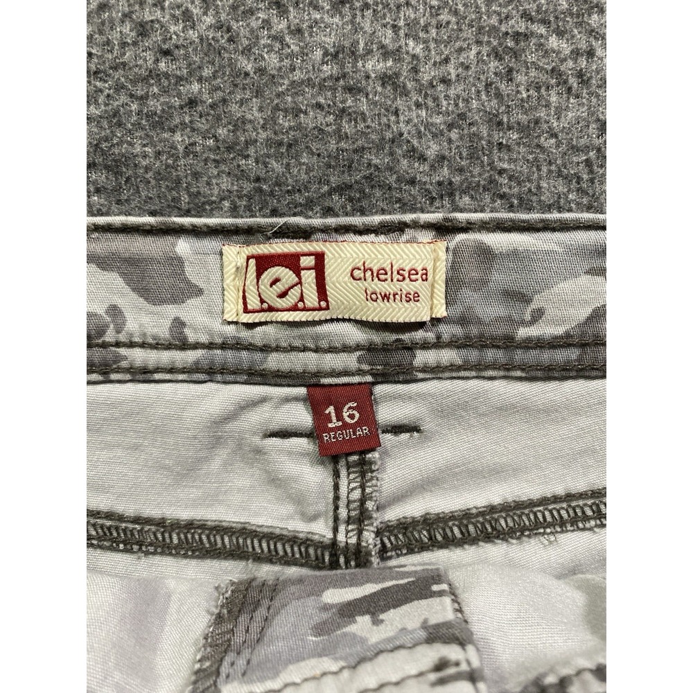 LEI Chelsea Low rise Camo Print Jeans Junior Regular Straight Size 16R NWT - Picture 2 of 11
